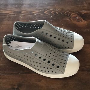 Natives. Women’s size 6 pigeon grey. NWTO